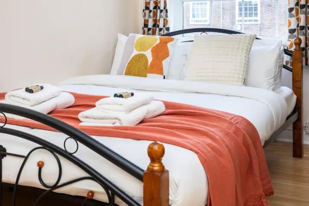 Tranquil 1Br In South Bank With Onsite Parking Apartment London Exterior photo